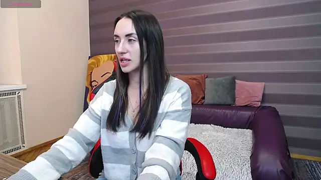 Snapshot of JenniferStone chatting on March 5, 8:10 am JenniferStone online show from March 5, 8:10 am