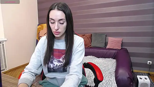 Snapshot of JenniferStone chatting on March 17, 7:46 am JenniferStone online show from March 17, 7:46 am