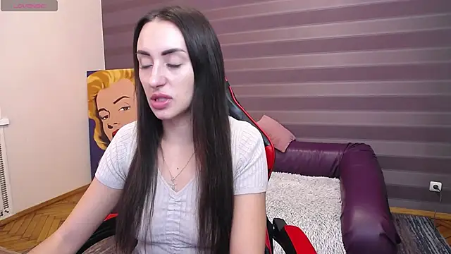 Snapshot of JenniferStone chatting on November 6, 9:10 am JenniferStone online show from November 6, 9:10 am