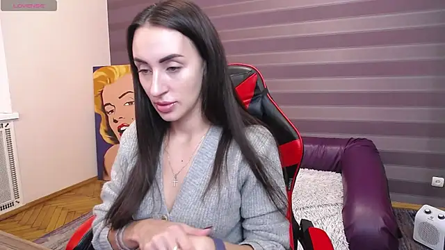 Snapshot of JenniferStone chatting on November 14, 8:57 am JenniferStone online show from November 14, 8:57 am