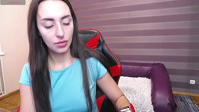 Snapshot of JenniferStone chatting on November 15, 9:06 am JenniferStone online show from November 15, 9:06 am