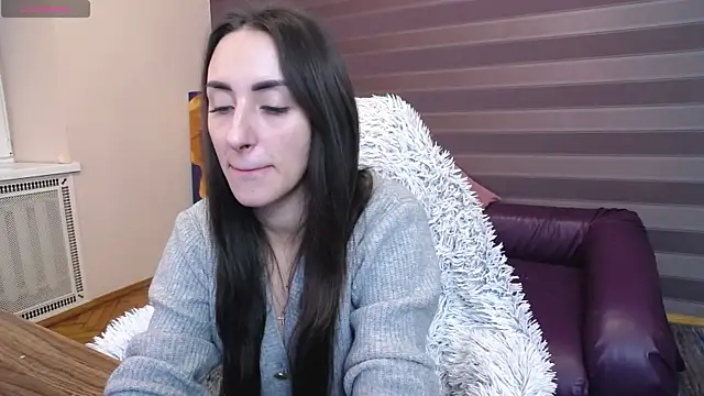 Snapshot of JenniferStone chatting on December 1, 7:57 am JenniferStone online show from December 1, 7:57 am