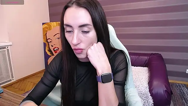 Snapshot of JenniferStone chatting on December 4, 8:45 am JenniferStone online show from December 4, 8:45 am