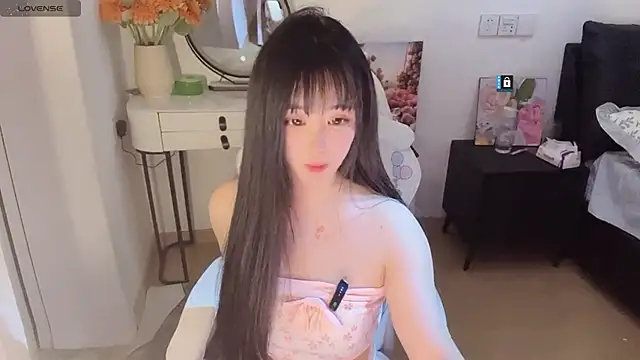 Snapshot of Milla-z chatting on March 7, 11:40 am Milla-z online show from March 7, 11:40 am