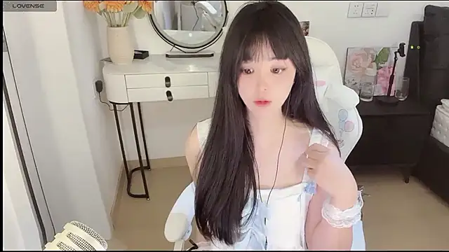 Snapshot of Milla-z chatting on March 20, 7:25 am Milla-z online show from March 20, 7:25 am