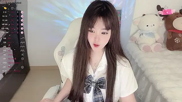 Snapshot of Milla-z chatting on October 5, 9:07 am Milla-z online show from October 5, 9:07 am