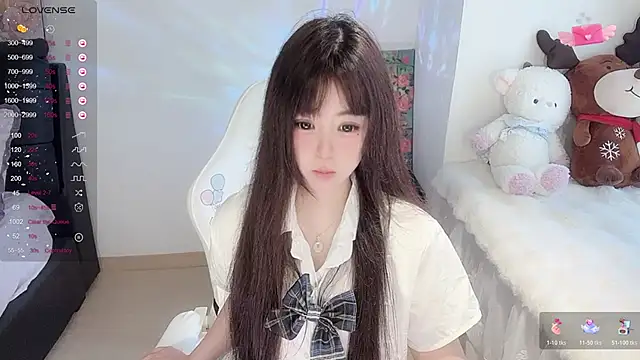 Snapshot of Milla-z chatting on October 17, 8:28 am Milla-z online show from October 17, 8:28 am