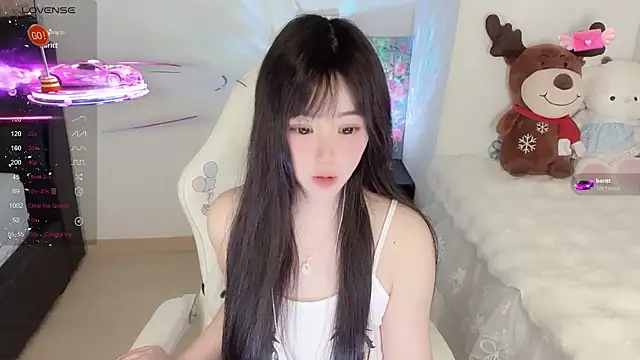 Snapshot of Milla-z chatting on November 25, 11:43 am Milla-z online show from November 25, 11:43 am