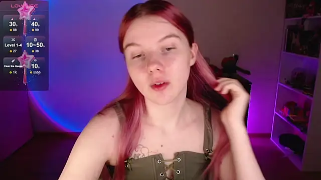 Snapshot of Strawberry_juli chatting on November 13, 1:21 pm Strawberry juli online show from November 13, 1:21 pm