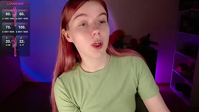 Snapshot of Strawberry_juli chatting on November 23, 7:19 am Strawberry juli online show from November 23, 7:19 am