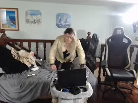 emmex671 online show from March 11, 6:10 am