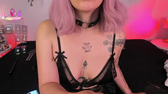 Snapshot of purplemoonn_ chatting on October 24, 12:34 pm purplemoonn online show from October 24, 12:34 pm