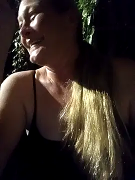 wetnwildforyou online show from September 27, 3:00 am