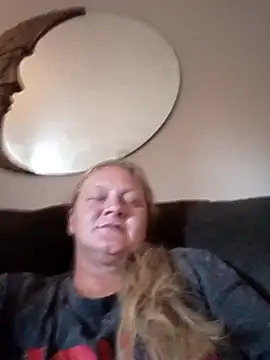 wetnwildforyou online show from November 8, 4:51 pm