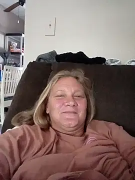 wetnwildforyou online show from November 30, 4:55 pm