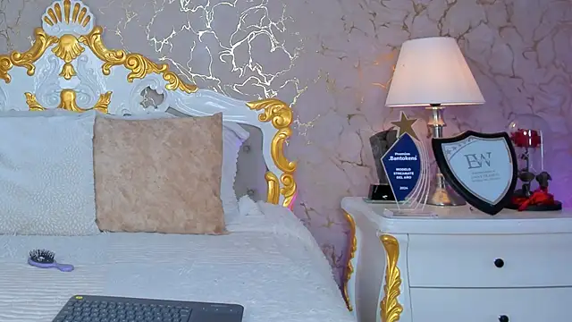 ScarlettWallace online show from March 13, 6:23 pm