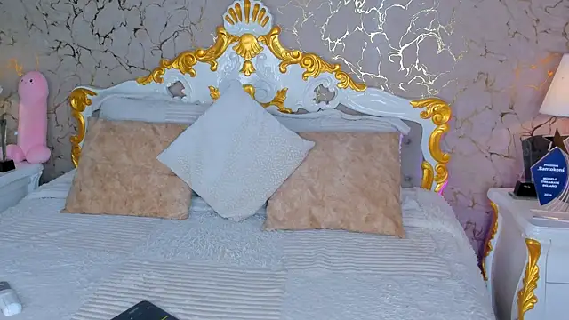 ScarlettWallace online show from March 14, 12:43 am