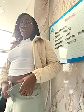 Qeen blackk online show from October 14, 9:15 pm