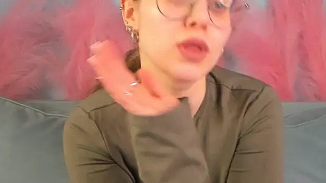 RileyMimicho online show from March 6, 5:33 pm