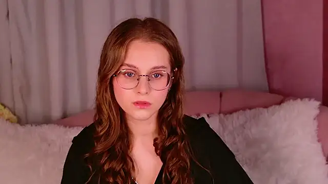 RileyMimicho online show from September 25, 8:45 pm