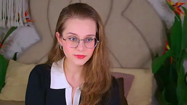 RileyMimicho online show from November 17, 8:47 pm