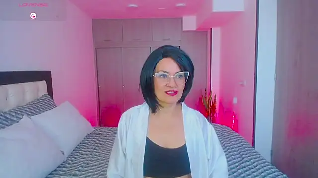 CarolinneFiotti online show from September 22, 1:24 pm