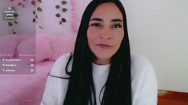 luna lgomez  online show from March 4, 1:06 pm