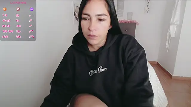 luna lgomez  online show from October 15, 12:05 pm