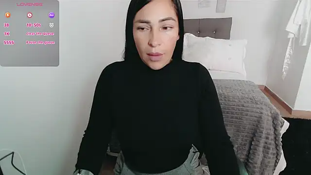 luna lgomez  online show from November 27, 12:18 pm