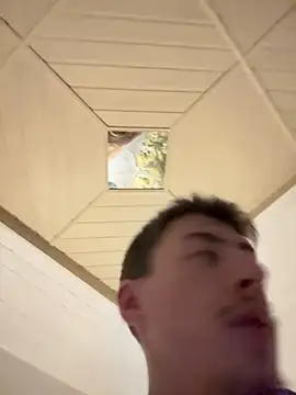 Snapshot of xy_monkeyBigCock chatting on March 16, 2:32 am xy monkeyBigCock online show from March 16, 2:32 am