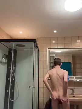 Snapshot of xy_monkeyBigCock chatting on March 17, 11:54 pm xy monkeyBigCock online show from March 17, 11:54 pm