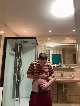 Snapshot of xy_monkeyBigCock chatting on March 18, 10:37 pm xy monkeyBigCock online show from March 18, 10:37 pm