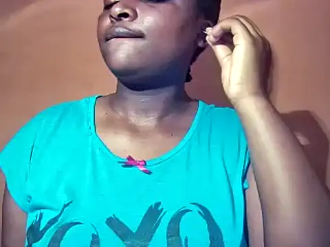 Snapshot of sexyhips2001 chatting on November 27, 10:23 pm sexyhips2001 online show from November 27, 10:23 pm