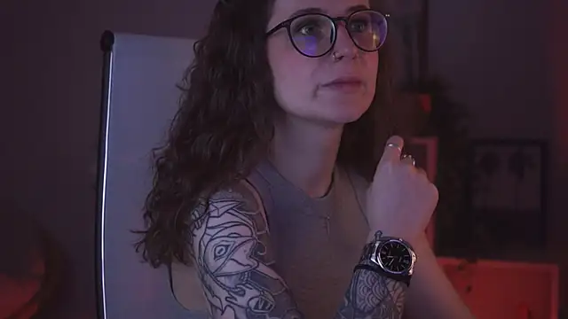 Snapshot of OliviaMcClean chatting on March 21, 2:40 pm OliviaMcClean online show from March 21, 2:40 pm