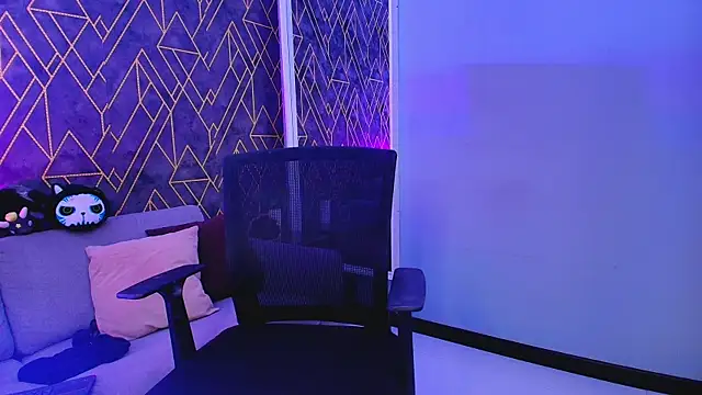 Tahara Romanov online show from September 18, 3:47 pm