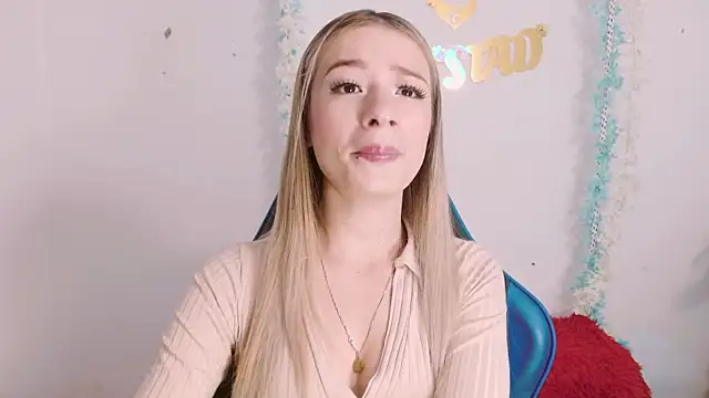 Snapshot of hannah_026 chatting on October 7, 1:41 pm hannah 026 online show from October 7, 1:41 pm