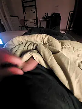 Snapshot of Cazzettostorto99 chatting on October 9, 9:46 pm Cazzettostorto99 online show from October 9, 9:46 pm