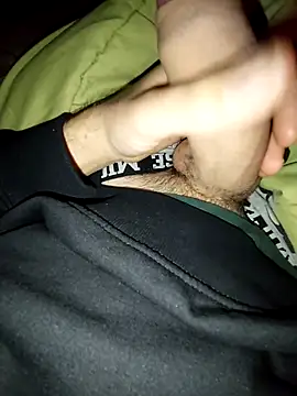 Snapshot of Cazzettostorto99 chatting on October 13, 10:32 pm Cazzettostorto99 online show from October 13, 10:32 pm