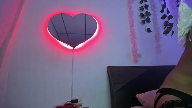 Snapshot of G_obedient_boy chatting on March 14, 12:21 am G obedient boy online show from March 14, 12:21 am