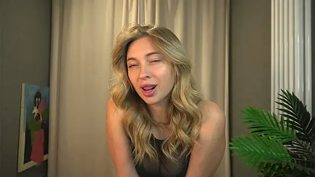 Snapshot of christie_luv chatting on September 9, 9:14 pm christie luv online show from September 9, 9:14 pm