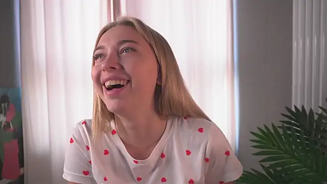 Snapshot of christie_luv chatting on October 3, 7:05 am christie luv online show from October 3, 7:05 am