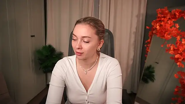 Snapshot of christie_luv chatting on November 14, 2:27 pm christie luv online show from November 14, 2:27 pm