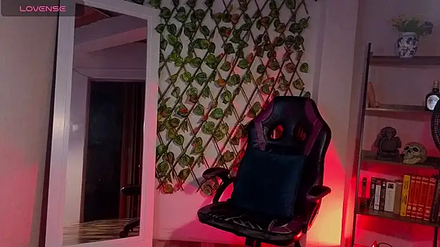 demimoore222 online show from March 8, 5:07 am