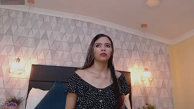 LiliJensen online show from September 12, 7:25 pm