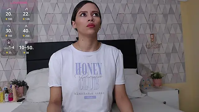 LiliJensen online show from October 1, 7:20 pm