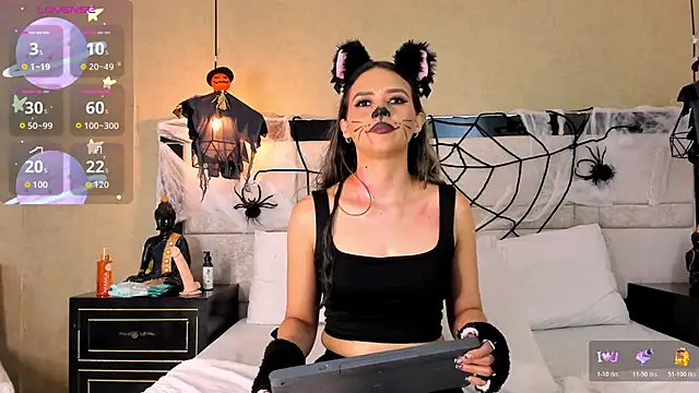 LiliJensen online show from October 21, 6:30 pm