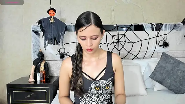 LiliJensen online show from October 26, 8:15 pm