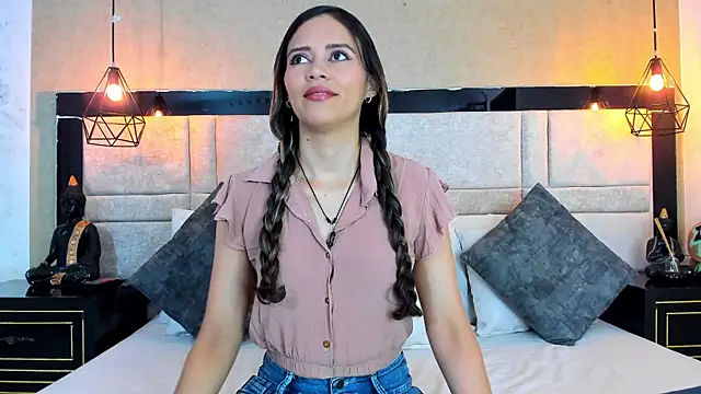 LiliJensen online show from November 17, 8:14 pm