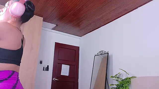 SaritaBratz online show from October 14, 8:20 pm