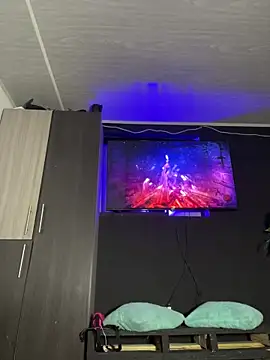 Snapshot of Miguel_bigcock chatting on March 9, 3:54 am Miguel bigcock online show from March 9, 3:54 am